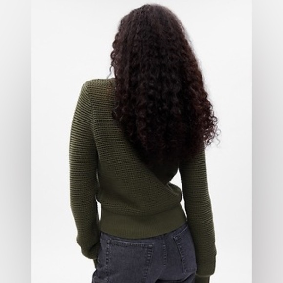 Gap Khaki Crochet Sweater, BNWT, size M - Picture 2 of 10